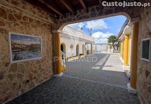 Moradia t6 com piscina em esgueira, aveiro