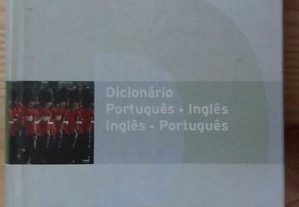 Dicionário Português-Inglês e Inglês-Português.