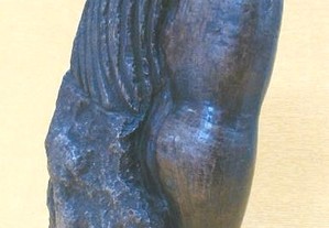 Escultura mulher pedra sabão 20x11x11cm