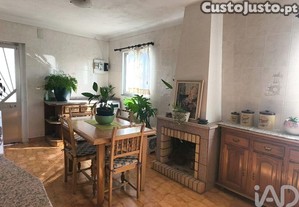 Moradia bi-familiar T5 em Paranhos de 236,84 m²