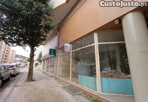se Loja comercial com 200 m2 Proximo Braga Parque