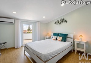 Casa / Villa T6 em Nazar� de 280,00 m�