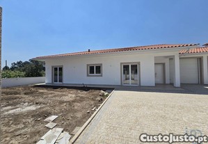 Casa / Villa T2 em Branca de 130,00 m