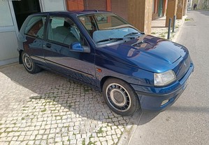 Renault Clio 1.8 16v