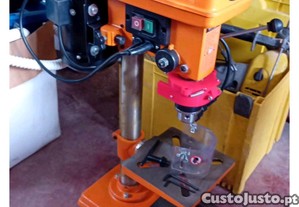 Máquina de furar de coluna