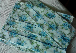 Jogo de lençóis estampados flores azuis