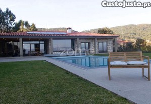 Moradia Individual Térrea T4 Com Piscina....