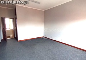 Escritório para   Centro de Espinho