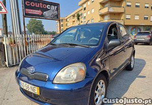 Toyota Yaris 1.3   Caixa  Automatica  com AC    ( Viatura  Nacional ) - 99