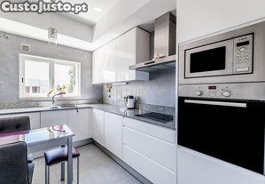 Apartamento T2 com piscina e garagem   Zona residencial de prestígio, Albufeira