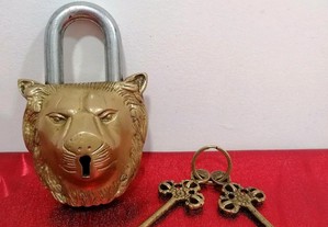 Cadeado em bronze rústico em forma de Leão e 2 chaves