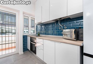 Apartamento Remodelado T3+1 em Cascais, Perto da Praia e Centro