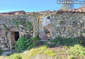 Moradia Para Restauro - Ribeira Do Neiva