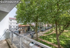 Apartamento T2 Seminovo Na Praça Da Corujeira -...