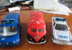4 carrinhos miniatura