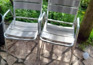 Cadeiras em alumínio
