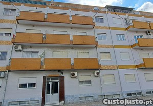 Apartamento T3 com 117m2 , com lugar de estacionamento no centro do Montijo.