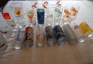 Vários copos para colecção