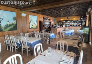 Restaurante totalmente mobilado e equipado, com habitação no 1º piso com um total de 106 lugares sentados