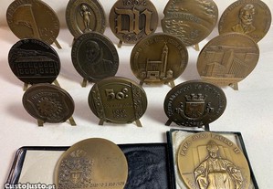 Coleção de 14 medalhas de bronze