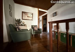 Casa T4 com Jardim e Adega em Vimioso - 53.000 