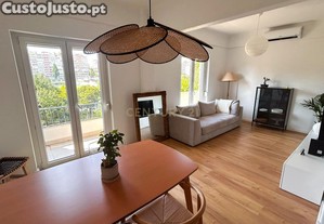   Apartamento T2 Luminoso com Varandas e Jardim em Benfica