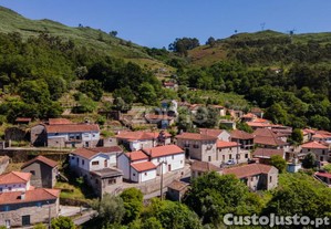 Terreno Rústico Com 1.760 M2 Em Britelo, Ponte...