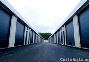 Garagem fechada NOVA com 40 m - Junto ao centro da cidade!