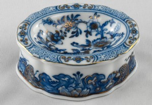 Saleiro bordo recortado porcelana decoração azul e dourados
