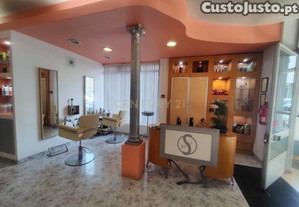 Loja de Cabeleireiro em Queluz - Excelente Oportunidade!