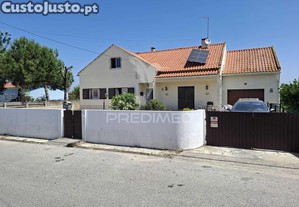 Moradia t3 com 3053 m2 em salvaterra de magos