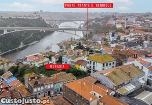 Prédio Com Logradouro E Vista Rio Na Rua De São...