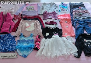 V�rias pe�as de roupa de crian�a da nossa Netinha