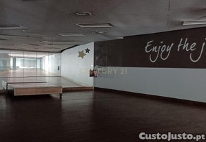 Espao para servios com 4.422 m no edifcio Panoramic   Parque das Naes