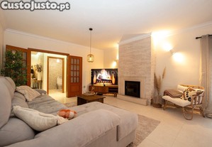 ** Espectacular Apartamento Em Mafra, Com Varandas E Parqueamento **