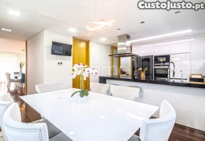 Moradia T4 Moderna Com Piscina E Jardim Em...