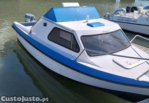Barco semi cabinado