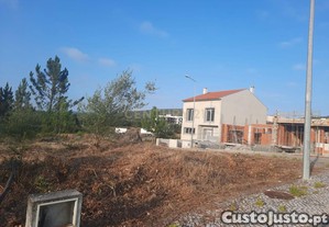 Lote de terreno para construção de moradia unifamiliar em Barrocal