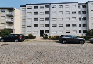 Apartamento T2+1 bem localizado perto das escolas em O- do Douro