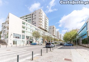 T1 com Garagem e Arrecadação no Condomínio São Gonçalo   Alta de Lisboa