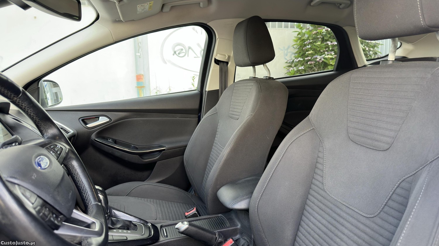 Ford Focus 1.0EcoboostS&S 125cvCaixa automática de 2016 — fotografia 6
