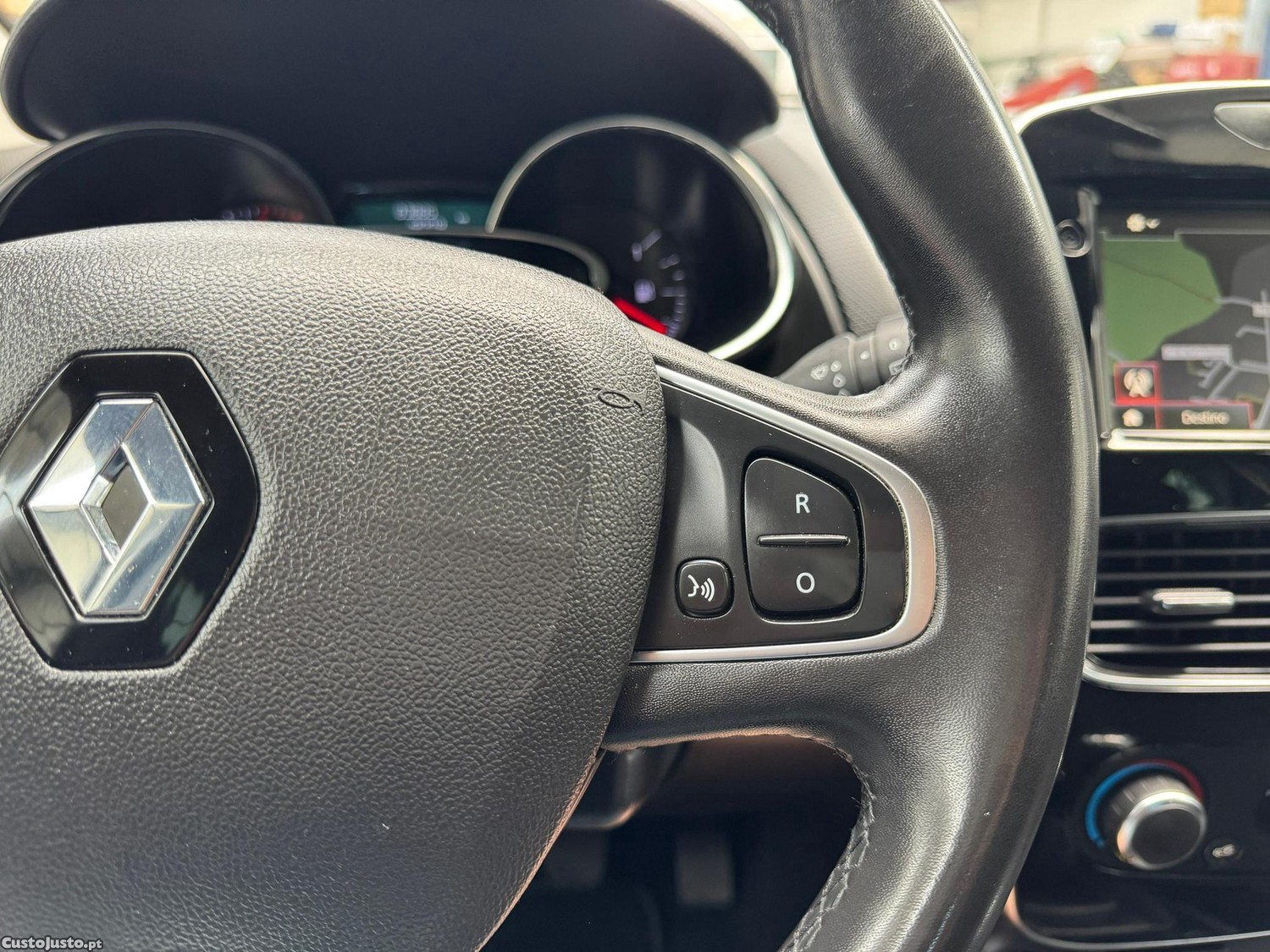 Renault Clio 0.9 TCe Limited — fotografia 8