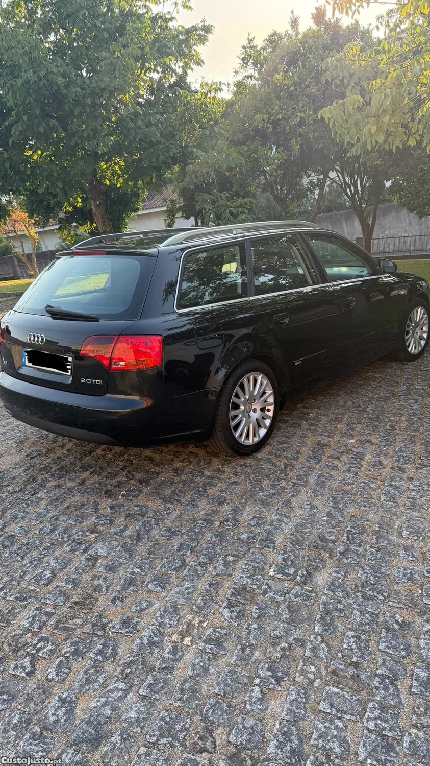 Audi A4 2.0 TDI s line — fotografia 4
