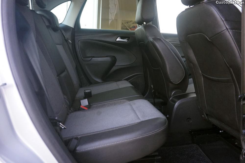 Opel Crossland X 1.2 T Elegance — fotografia 23