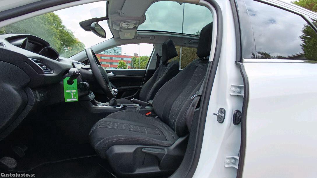 Peugeot 308 1.6 HDI 173Milkms — fotografia 8