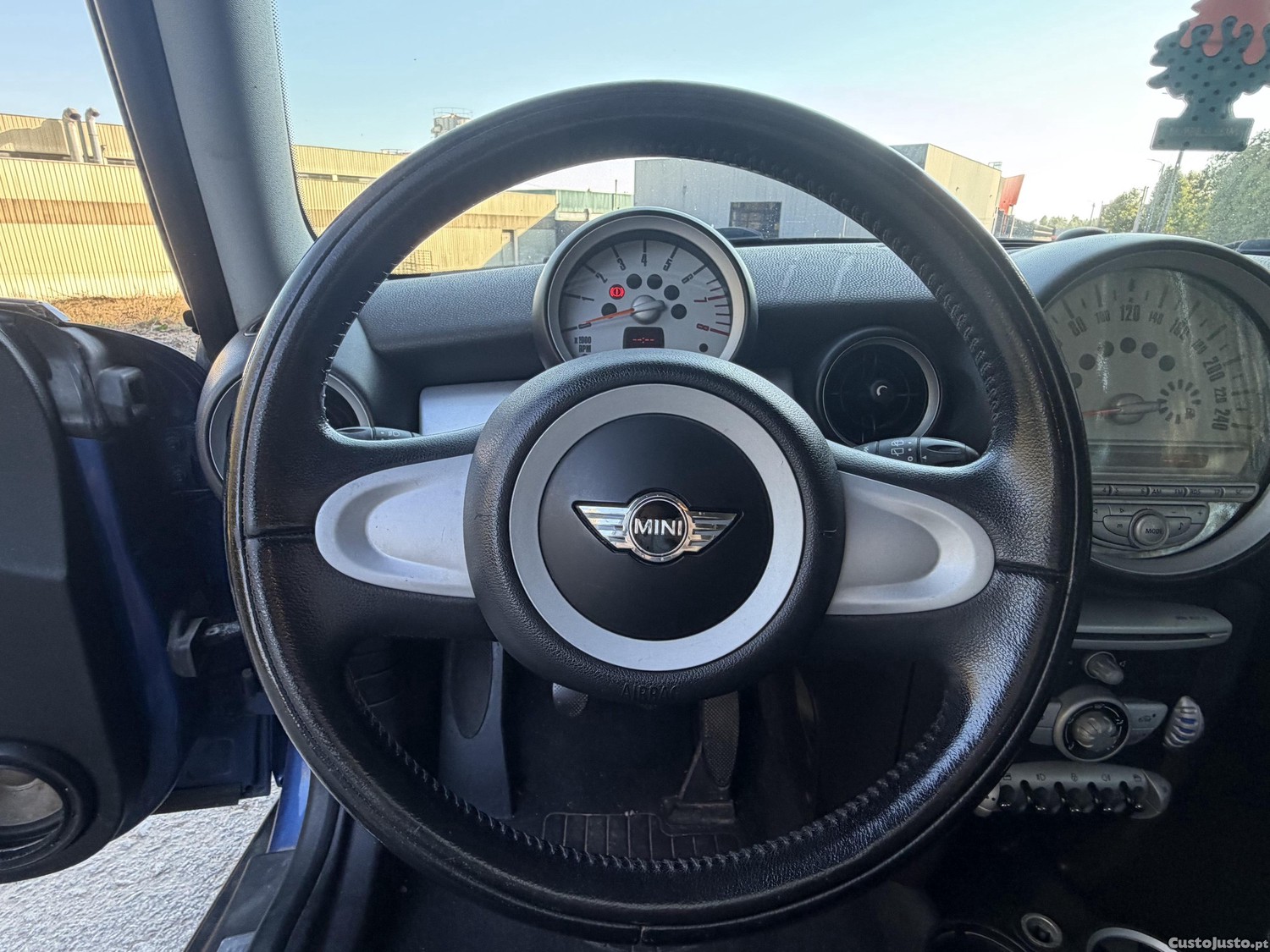 MINI Cooper 1.4 — fotografia 4
