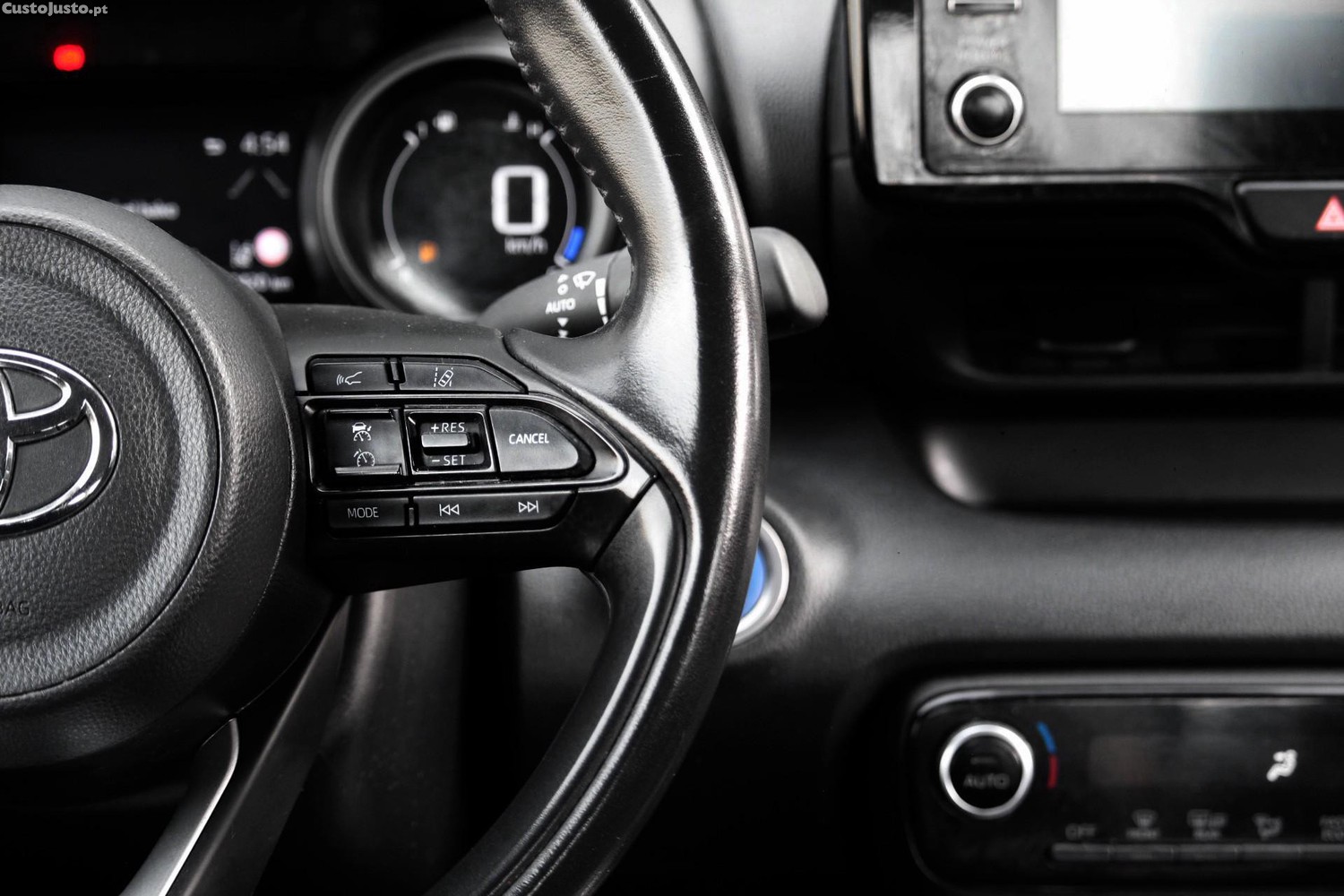Toyota Yaris 1.5 HDF Comfort — fotografia 7