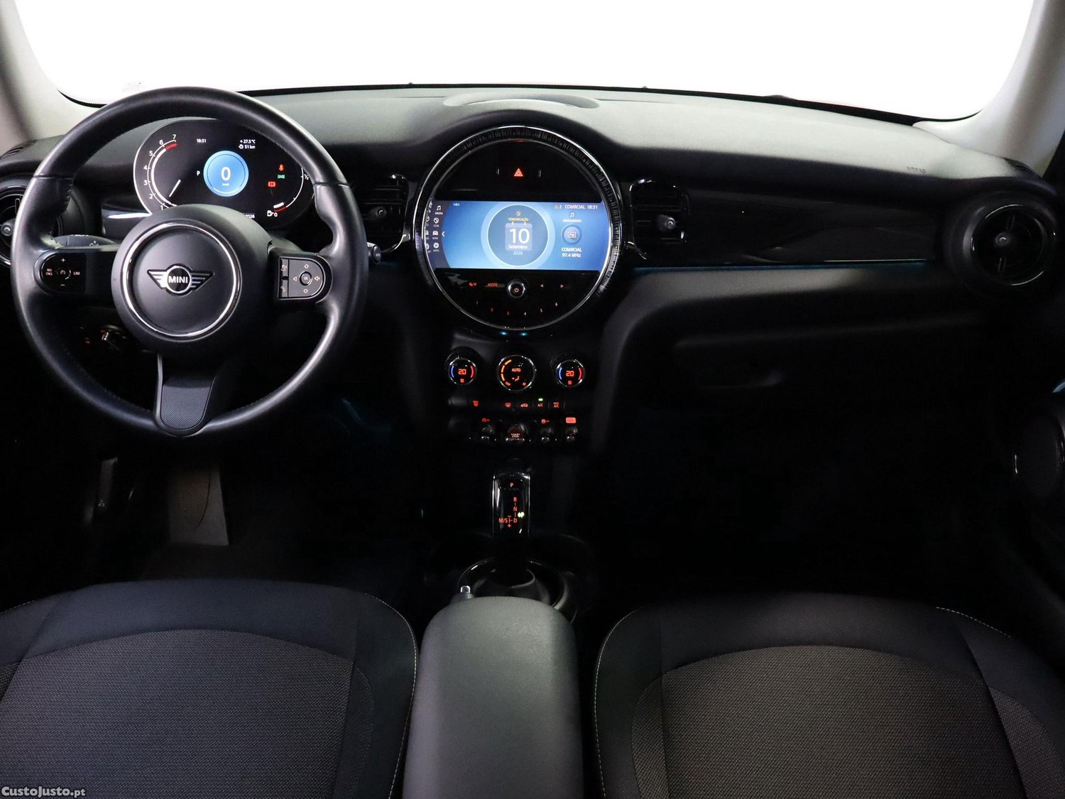 MINI Cooper Premium Essential Auto — fotografia 12