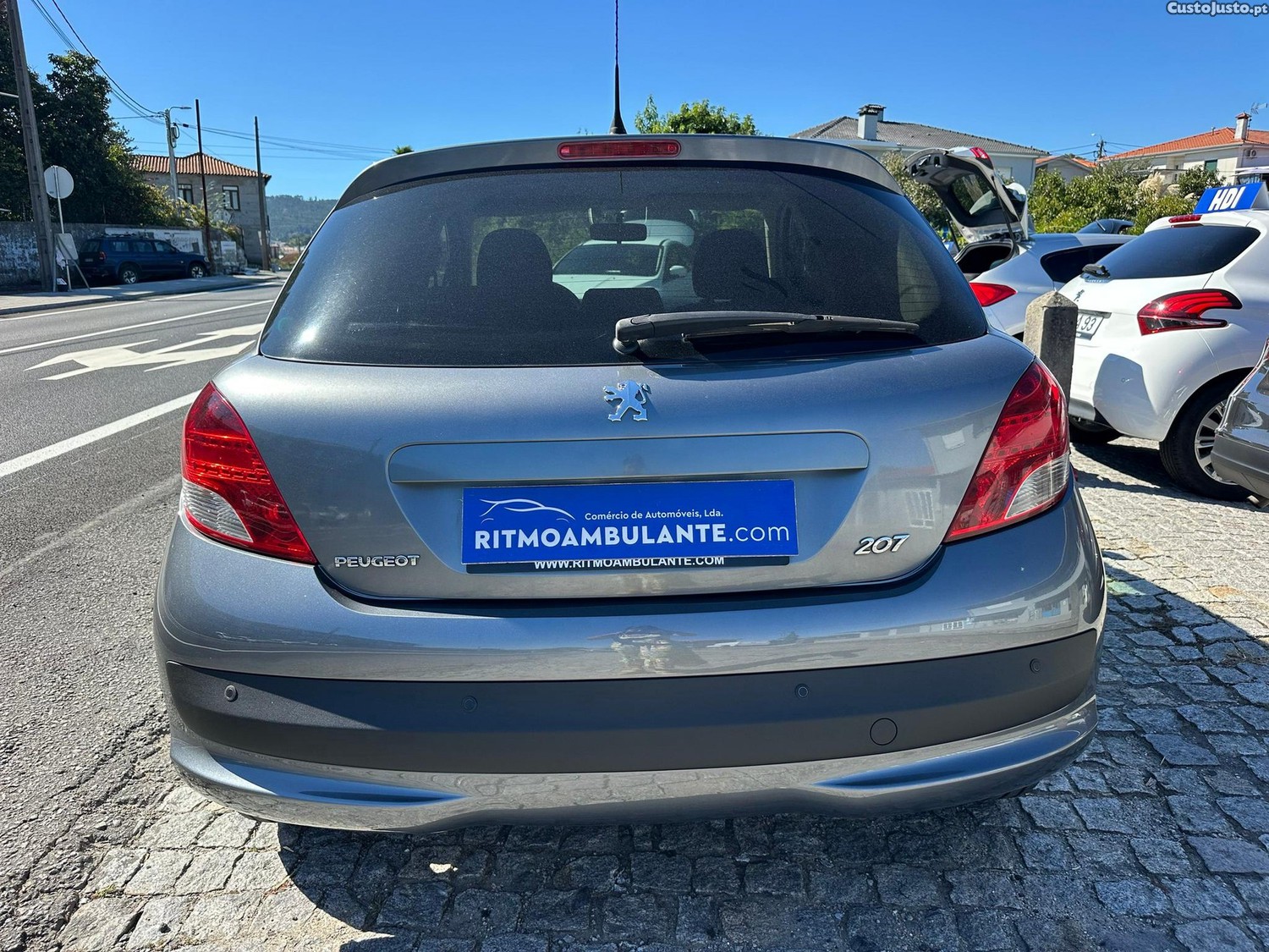 Peugeot 207 1.4 HDi Sport — fotografia 14