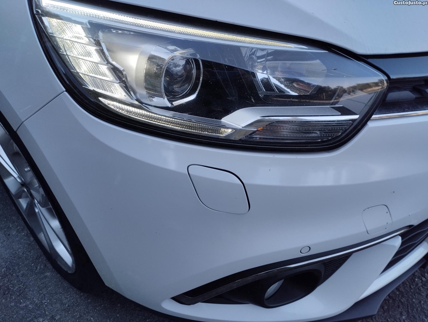 Renault Grand Scénic 1.6 DCI 130cv Intens - 7 lugares - Teto Panorâmico - C/ Garantia — fotografia 18